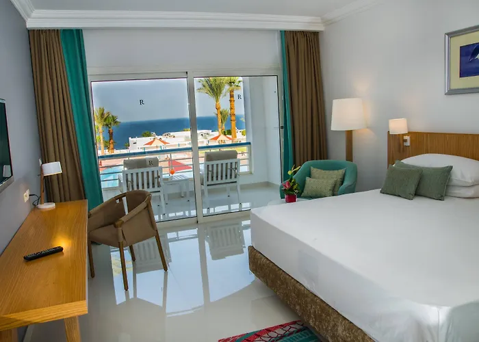 Renaissance Sheikh Golden View Resort 5*